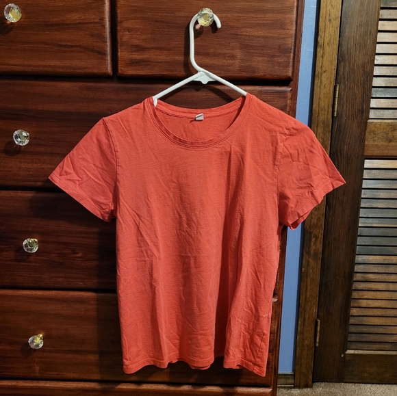 Uniqlo Pink Peach Short Sleeve Shirts Women's Size XS X-Small Crewneck Tee Top - Picture 1 of 3